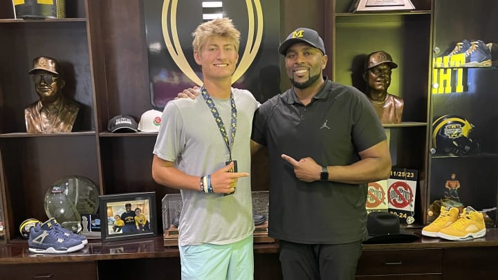 Four-star 2026 Cocoa (Fla.) quarterback Brady Hart poses with Michigan head football coach Sherrone Moore on a recruiting visit to Ann Arbor Four-star 2026 Cocoa (Fla.) quarterback Brady Hart poses with Michigan head football coach Sherrone Moore on a recruiting visit to Ann Arbor
