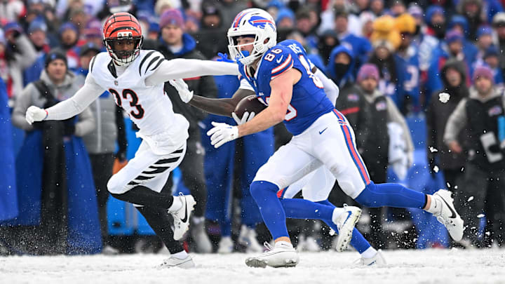 Dec 7, 2025; Orchard Park, New York, USA; Buffalo Bills tight end Dalton Kincaid (86) tries to outrun Cincinnati Bengals cornerback Dax Hill (23) Dec 7, 2025; Orchard Park, New York, USA; Buffalo Bills tight end Dalton Kincaid (86) tries to outrun Cincinnati Bengals cornerback Dax Hill (23)