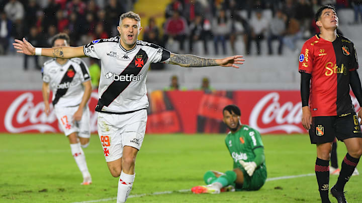 Vegetti marcou três gols nos últimos dois jogos do Vasco