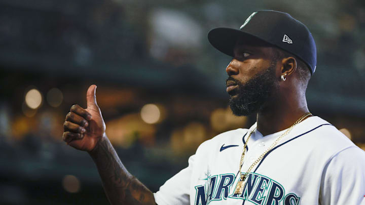 Randy Arozarena and the Mariners are home favorites against the Royals.