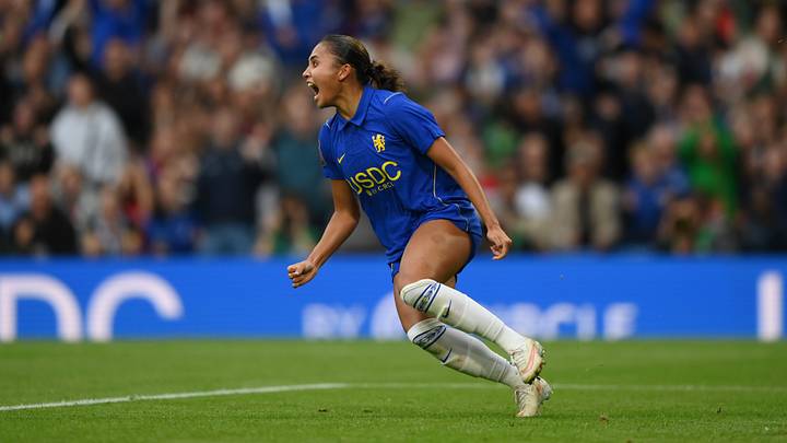 USWNT forward Alyssa Thompson celebrates her goal for Chelsea against Arsenal in Sunday's London derby.