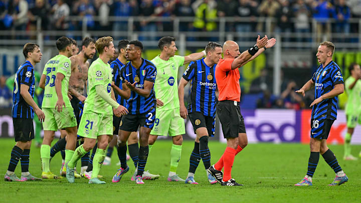 Barcelona were not happy with referee Szymon Marciniak at San Siro