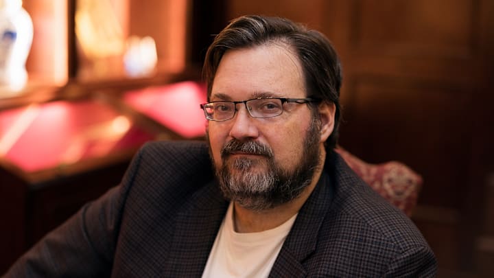 Brandon Sanderson.
