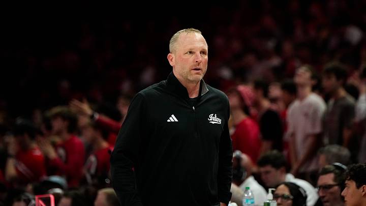 Indiana Hoosiers head coach Darian Devries reacts in the first half of the NCAA game at Value City Arena on Saturday, March 7, 2026 in Columbus, Ohio.