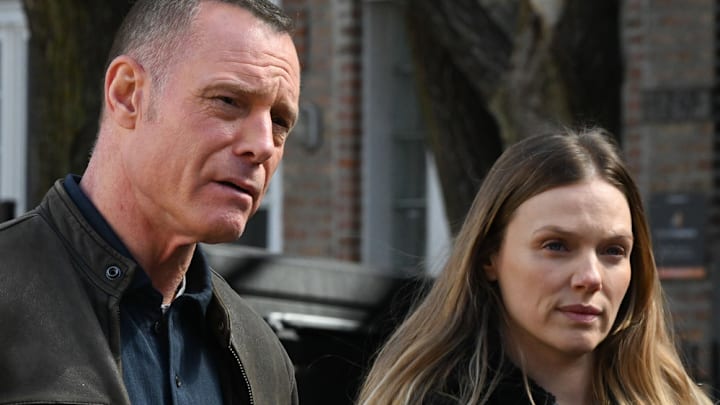 CHICAGO P.D. -- "Water Line" Episode 11011 -- Pictured: (l-r) Jason Beghe as Hank Voight, Tracy Spiridakos as Hailey Upton -- (Photo by: Lori Allen/NBC)