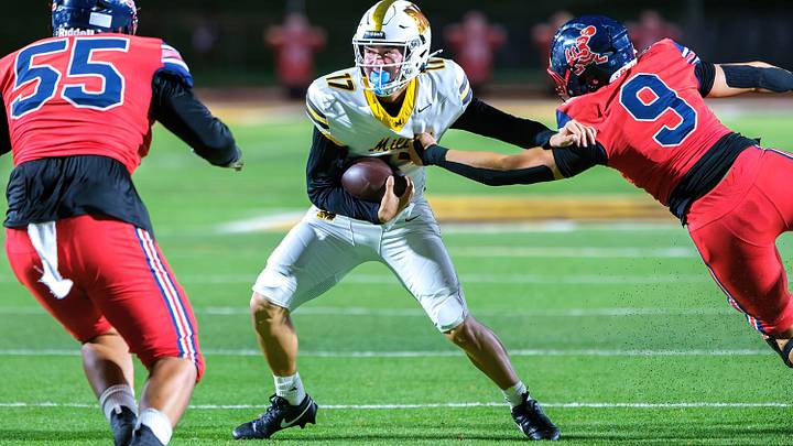 Mililani QB Hunter Fujikawa navigates pressure against the Saint Louis defense earlier this season. Fujikawa was brilliant again in Saturday night's 34-3 win over Foothill in Nevada. Mililani QB Hunter Fujikawa navigates pressure against the Saint Louis defense earlier this season. Fujikawa was brilliant again in Saturday night's 34-3 win over Foothill in Nevada.