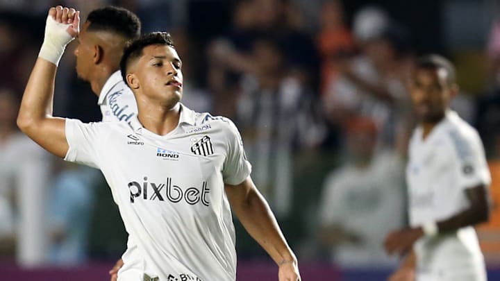 Entre desfalques e pressão da torcida, Santos estreia nas oitavas de final da Copa Sul-Americana