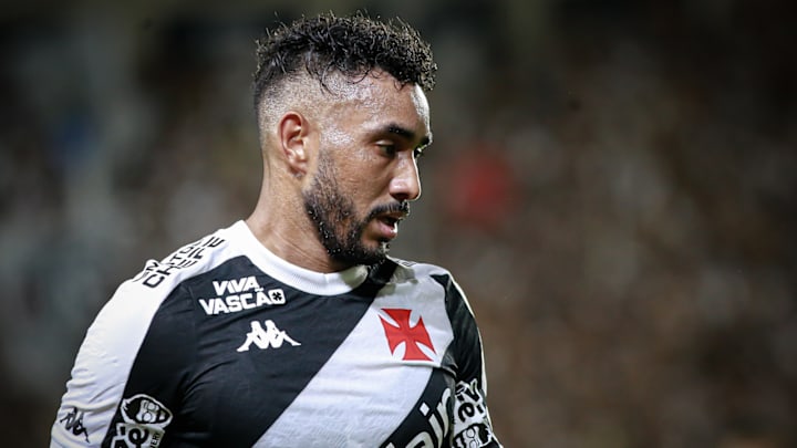 Dimitri Payet ainda não foi utilizado por Diniz