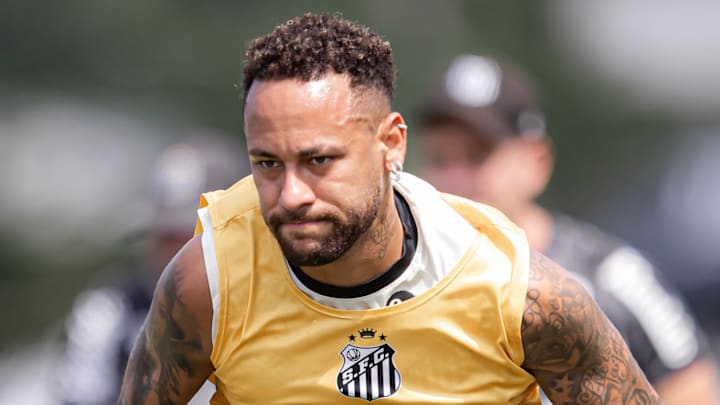 Neymar entrou em campo pela última vez em 18 de março