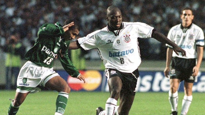 Corinthians e Palmeiras podem se encontrar na final da Libertadores deste ano, reeditando um encontro de 1999 Corinthians e Palmeiras podem se encontrar na final da Libertadores deste ano, reeditando um encontro de 1999
