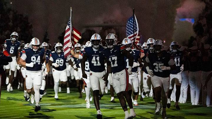 Auburn will stay at home for the second consecutive game on Saturday night, facing Florida. Auburn will stay at home for the second consecutive game on Saturday night, facing Florida.