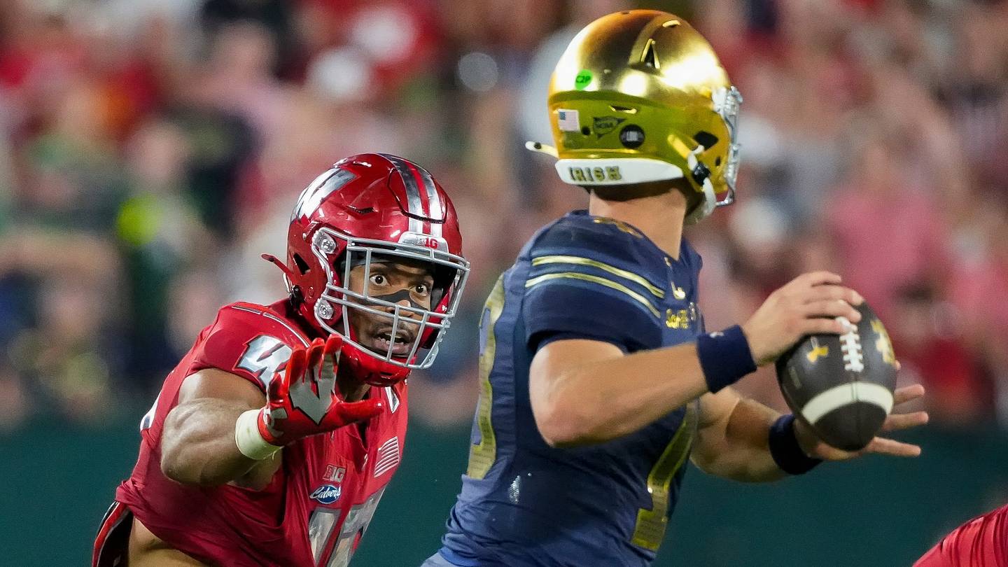 Wisconsin Football Boasts one of Nation's Most Impactful Pass-Rushers Through 2 Games
