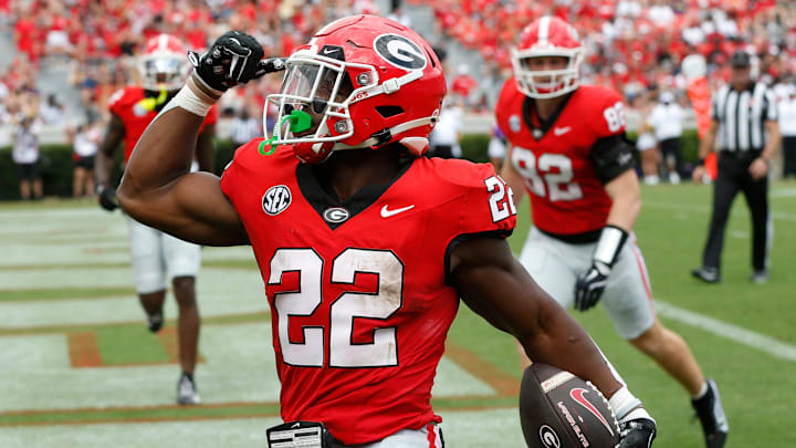 Georgia Bulldogs running back Branson Robinson is dealing with an apparent knee injury.