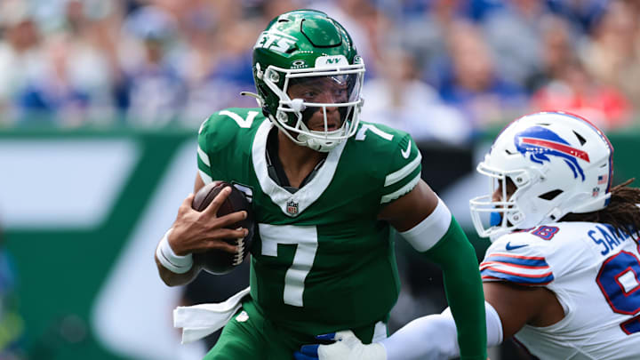 NY Jets quarterback Justin Fields