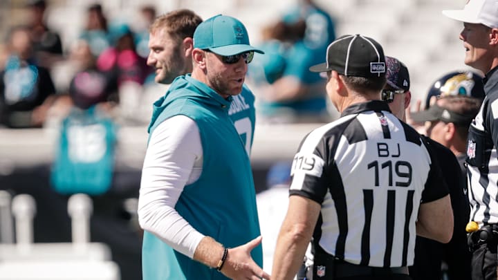 Oct 12, 2025; Jacksonville, Florida, USA;Jacksonville Jaguars head coach Liam Coen talks with a referee before the game against the Seattle Seahawks at EverBank Stadium. Mandatory Credit: Travis Register-Imagn Images Oct 12, 2025; Jacksonville, Florida, USA;Jacksonville Jaguars head coach Liam Coen talks with a referee before the game against the Seattle Seahawks at EverBank Stadium. Mandatory Credit: Travis Register-Imagn Images