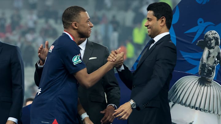 Kylian Mbappé y Nasser Al-Khelaifi, presidente del PSG, con quien tuvo diferencias importantes