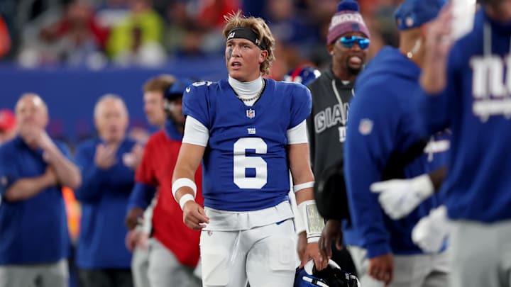 Sep 21, 2025; East Rutherford, New Jersey, USA; New York Giants quarterback Jaxson Dart (6) reacts in the second quarter against the Kansas City Chiefs at MetLife Stadium. Mandatory Credit: Vincent Carchietta-Imagn Images Sep 21, 2025; East Rutherford, New Jersey, USA; New York Giants quarterback Jaxson Dart (6) reacts in the second quarter against the Kansas City Chiefs at MetLife Stadium. Mandatory Credit: Vincent Carchietta-Imagn Images