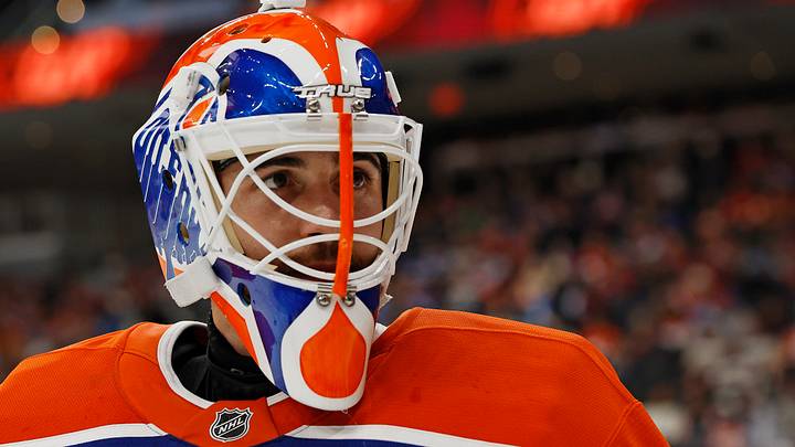 Sep 26, 2026; Edmonton, Alberta, CAN; Edmonton Oilers goaltender Devon Levi (27) waits for the play to begin against the Calgary Flames at Rogers Place. Mandatory Credit: Perry Nelson-Imagn Images Sep 26, 2026; Edmonton, Alberta, CAN; Edmonton Oilers goaltender Devon Levi (27) waits for the play to begin against the Calgary Flames at Rogers Place. Mandatory Credit: Perry Nelson-Imagn Images
