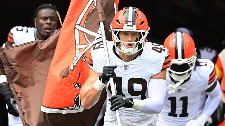 Aug 23, 2025; Cleveland, Ohio, USA; Cleveland Browns linebacker Carson Schwesinger (49) leads the team onto the field before the game between the Browns and the Los Angeles Rams at Huntington Bank Field. Mandatory Credit: Ken Blaze-Imagn Images Aug 23, 2025; Cleveland, Ohio, USA; Cleveland Browns linebacker Carson Schwesinger (49) leads the team onto the field before the game between the Browns and the Los Angeles Rams at Huntington Bank Field. Mandatory Credit: Ken Blaze-Imagn Images