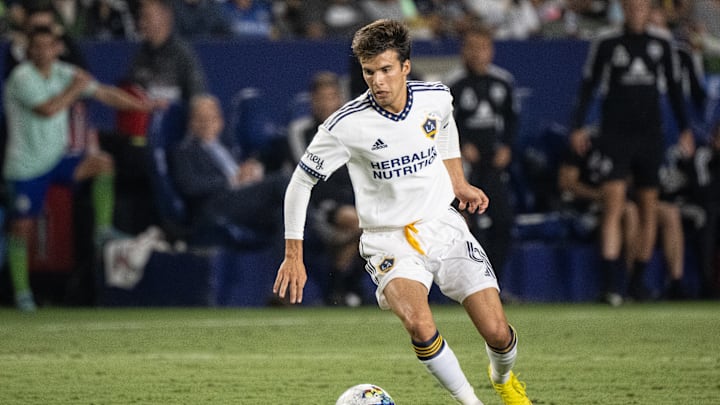 Riqui Puig en su presentación con Los Angeles Galaxy Riqui Puig en su presentación con Los Angeles Galaxy