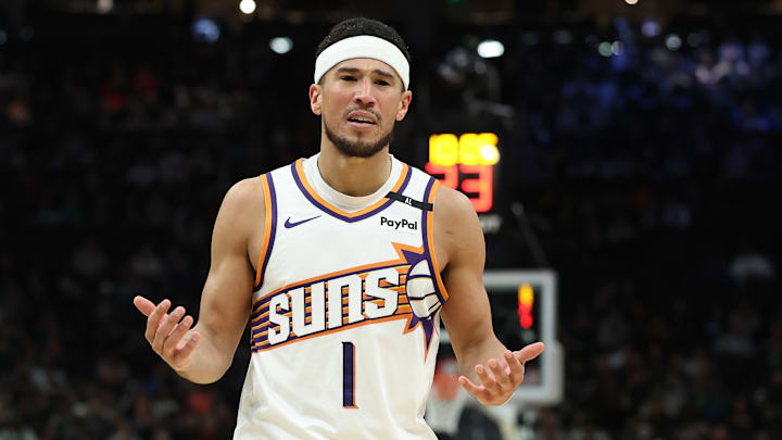 Phoenix Suns v Milwaukee Bucks