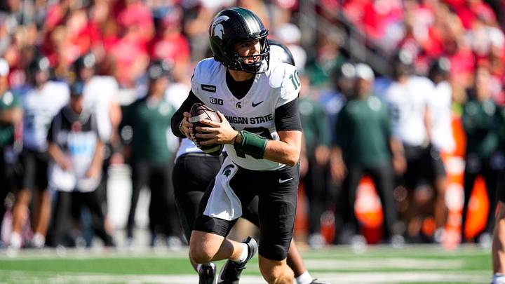 Oct 3, 2026; Madison, Wisconsin, USA; Michigan State Spartans quarterback Kayd Coffman (10) during the game against the Wisconsin Badgers at Camp Randall Stadium. Mandatory Credit: Jeff Hanisch-Imagn Images Oct 3, 2026; Madison, Wisconsin, USA; Michigan State Spartans quarterback Kayd Coffman (10) during the game against the Wisconsin Badgers at Camp Randall Stadium. Mandatory Credit: Jeff Hanisch-Imagn Images