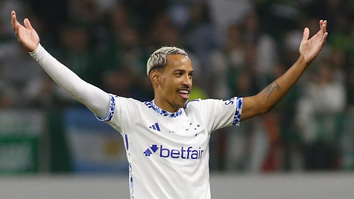 Itabirito x Cruzeiro se enfrentam pelo Campeonato Mineiro