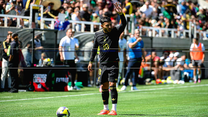 Alexis Vega, Selección Mexicana.