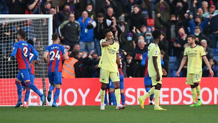 Arsenal e Crystal Palace fecham a 8ª rodada da Premier League. Arsenal e Crystal Palace fecham a 8ª rodada da Premier League.