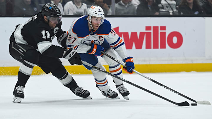Connor McDavid and the Oilers battle the Kings on Saturday.