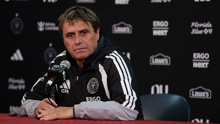 El timonel argentino Guillermo Hoyos debutó con el pie derecho