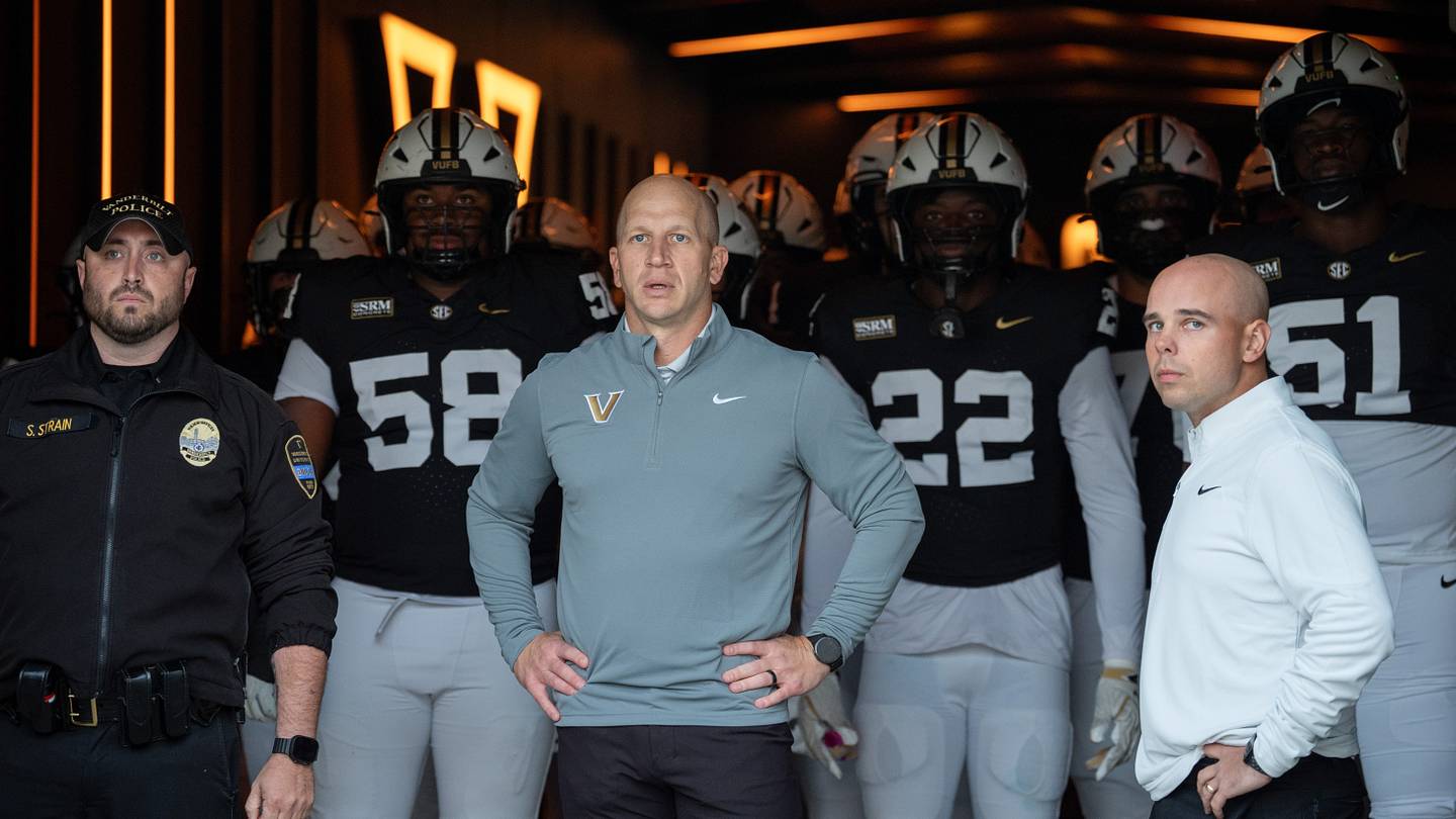 Clark Lea Calls Out Vanderbilt Football Offensive Line After Arkansas Loss