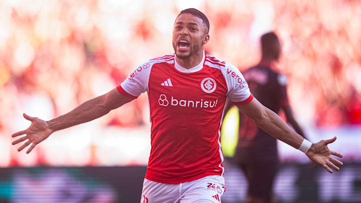 Wanderson interessa ao Vasco para a temporada 2025