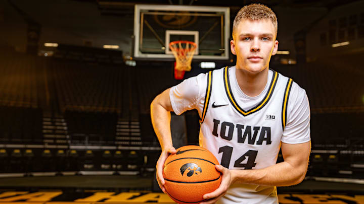 Iowa Hawkeyes guard Bennett Stirtz Iowa Hawkeyes guard Bennett Stirtz