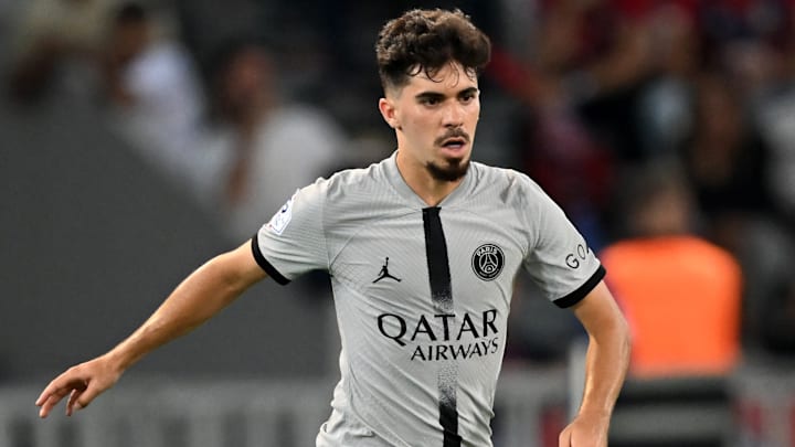 Le milieu portugais est sorti sur blessure face à Nantes samedi soir.