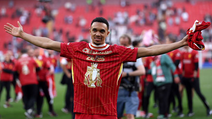 Campeão mais uma vez com o Liverpool, Arnold anuncia saída ao fim da temporada Campeão mais uma vez com o Liverpool, Arnold anuncia saída ao fim da temporada