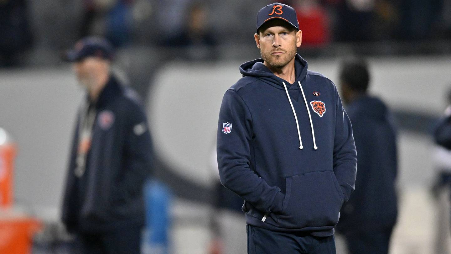 Ben Johnson's 'Stanky Leg' Alive and Well in Postgame Speech After Bears Top Patriots