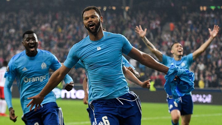 Rolando célèbre son but contre Salzbourg en C3