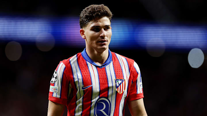 Julian Alvarez pensait avoir marqué avec l'Atlético son penalty. Julian Alvarez pensait avoir marqué avec l'Atlético son penalty.