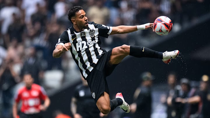 Renan Lodi é o lateral-esquerdo do Galo
