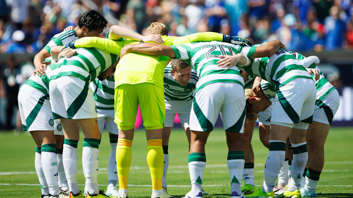 Celtic FC huddles up