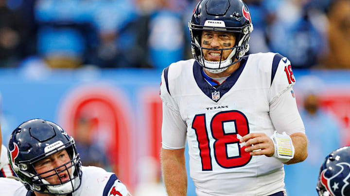 Houston Texans v Tennessee Titans