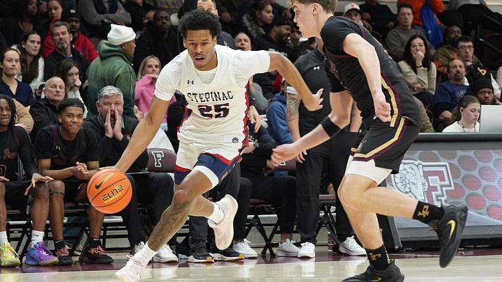 Stepinac’s Jasiah Jervis (25) during game against Iona during CHSAA AA quarterfinal at Fordham University in the Bronx March 1, 2026. Stepinac won the game 67-51.