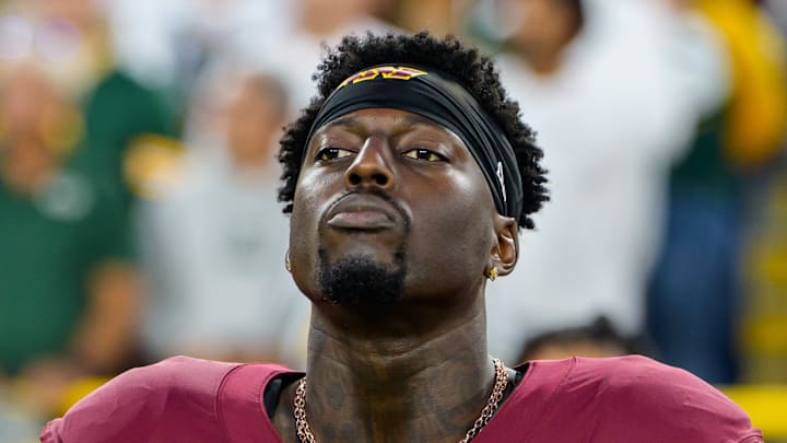 Washington Commanders defensive tackle Javon Kinlaw (99) Washington Commanders defensive tackle Javon Kinlaw (99)