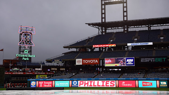 Cincinnati Reds v Philadelphia Phillies