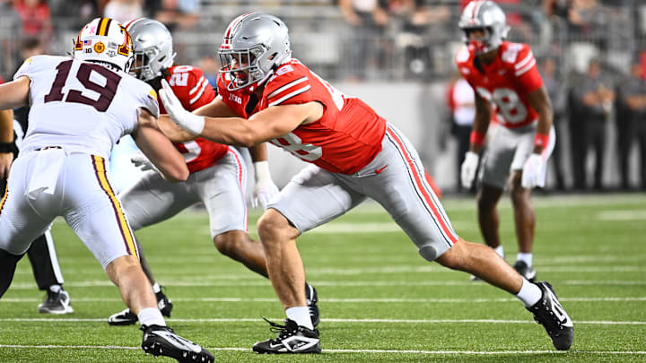Former Ohio State defensive end Logan George, who committed to the Huskies on Monday, sets the edge against Minnesota in Week 6 of the 2025 season.