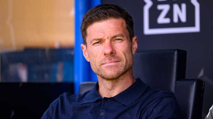 Xabi Alonso s'est vu proposé un défenseur de l'AS Roma. Xabi Alonso s'est vu proposé un défenseur de l'AS Roma.