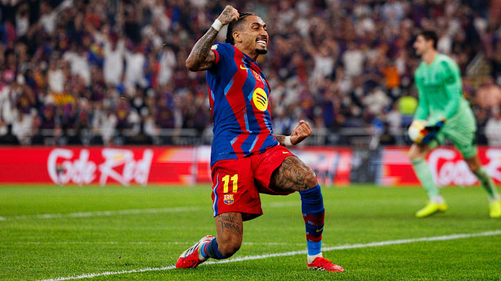 Raphinha está entre os relacionados do Barcelona para o duelo