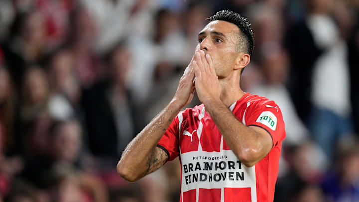 Botafogo segue otimista para fechar com o atacante Eran Zahavi