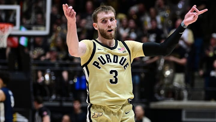 Purdue Boilermakers guard Braden Smith (3) motions to the crowd 